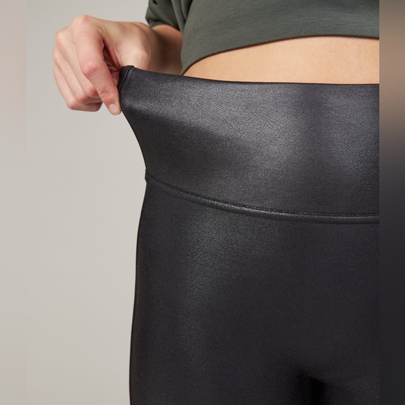 New! Spanx Faux Leather Leggings Small Black - Picture 3 of 4
